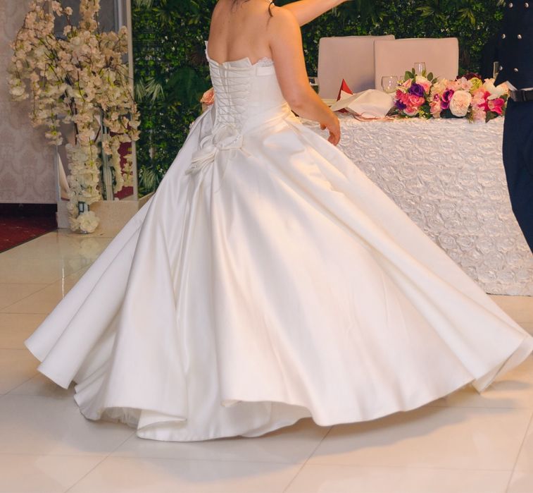Rochie de mireasa marimea 48 -53