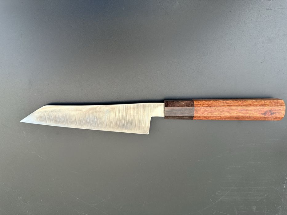 Cutit de bucatarie facut manual