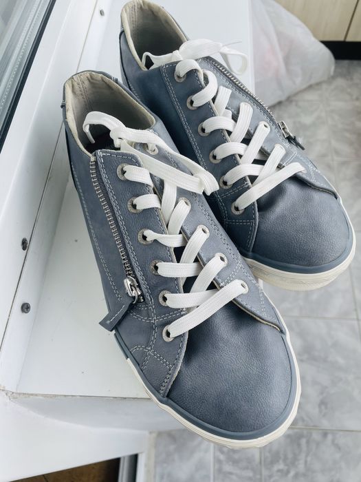 Продавам мъжки обувки “Mustang”