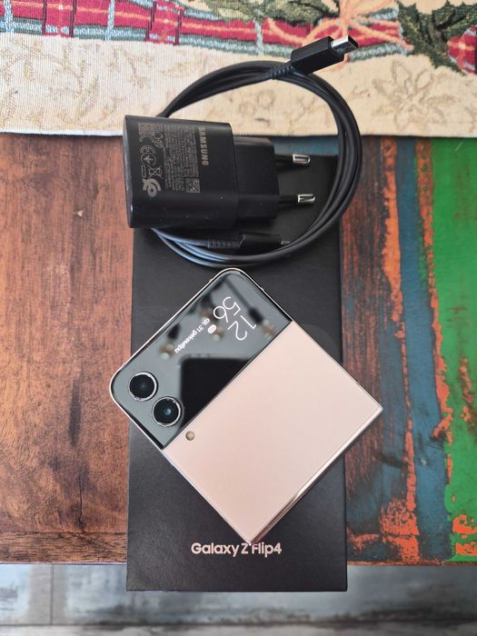 Samsung Galaxy Z Flip 4 -256GB Pink Gold