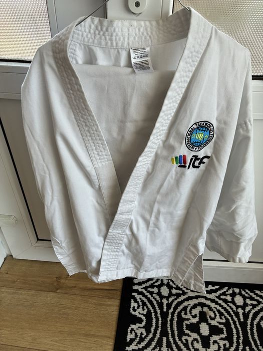 Echipament complet Taekwondo aprobat ITF pentru copii 9-12ani (dobok taekwondo, manusi si aparatori picioare)