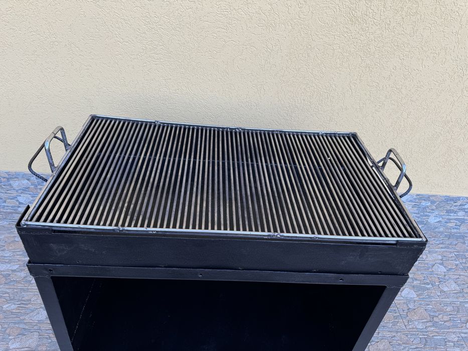 Vând grătar din inox latime 60cm pe 102cm lungime