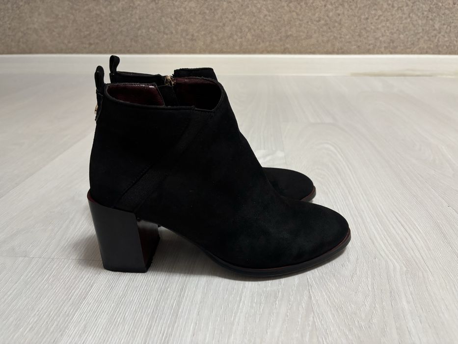 Женские стильные красивые сапожки