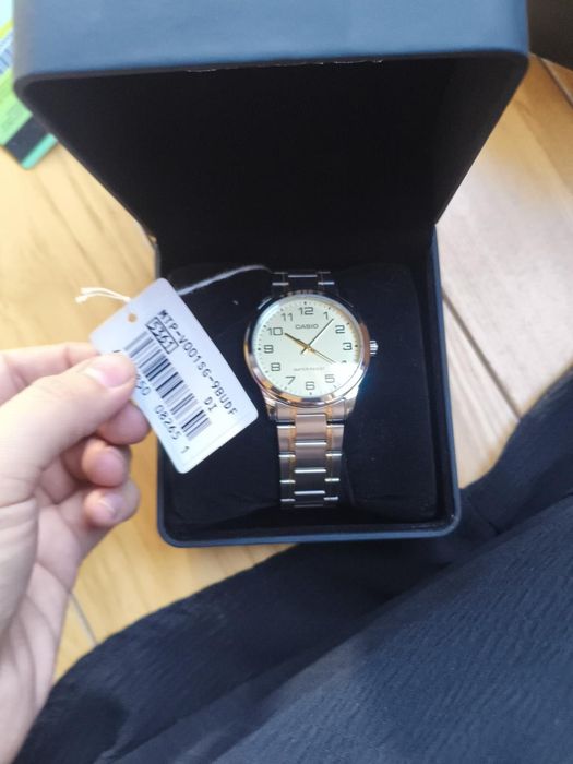 Часы новые Casio