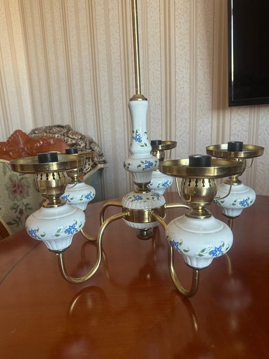 Продаю люстру в отличном состоянии