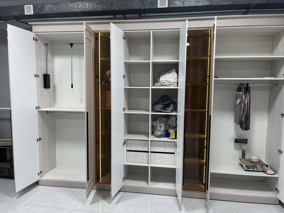 Шкаф в хорошом состоянии без дефектов