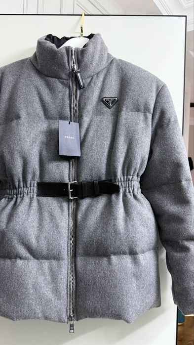 Продам зимний пуховик Prada