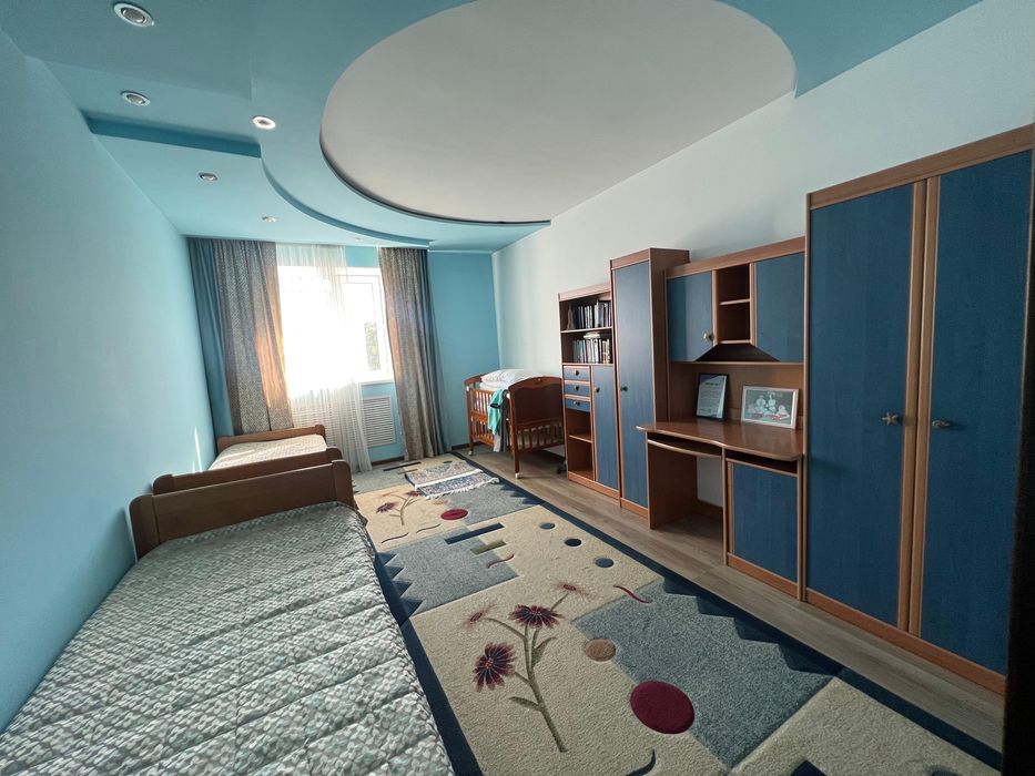 двухэтажный дом в центре города