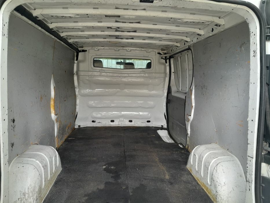 Renault Trafic Modelul Lung