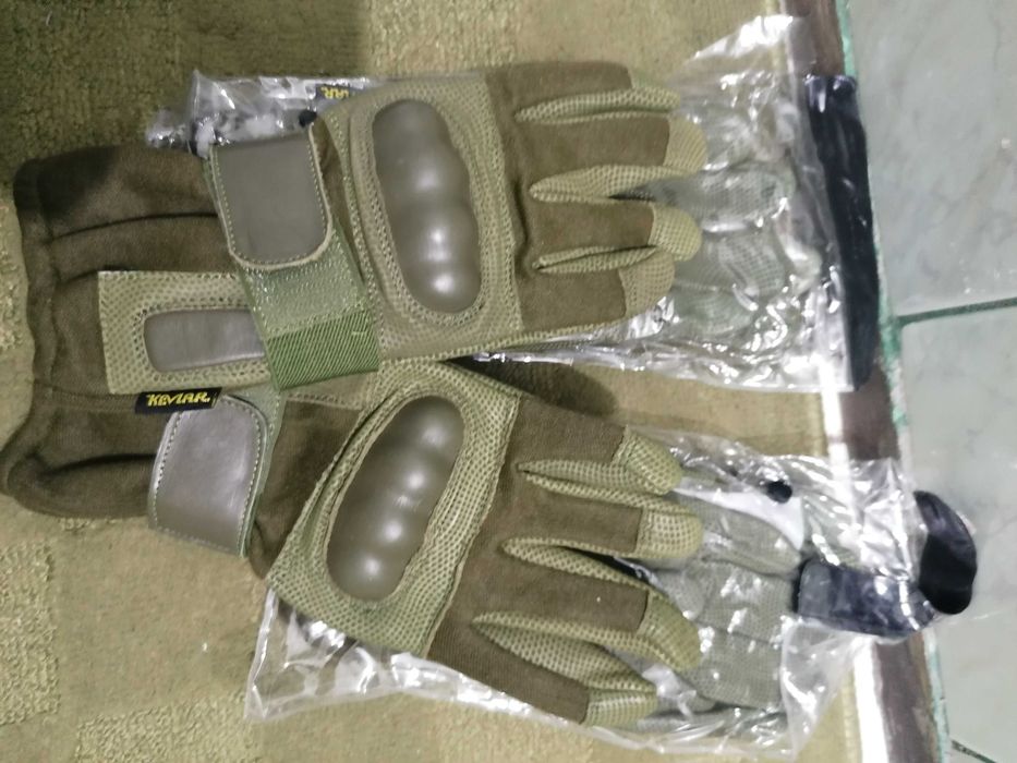 Genunchere și mănuși