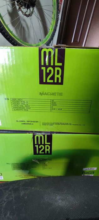 Vand subwoofer auto 12 inch helix si db distribuitor cabluri