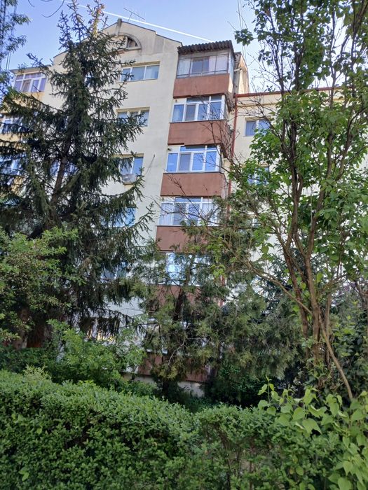 Vând garsoniera confort 1