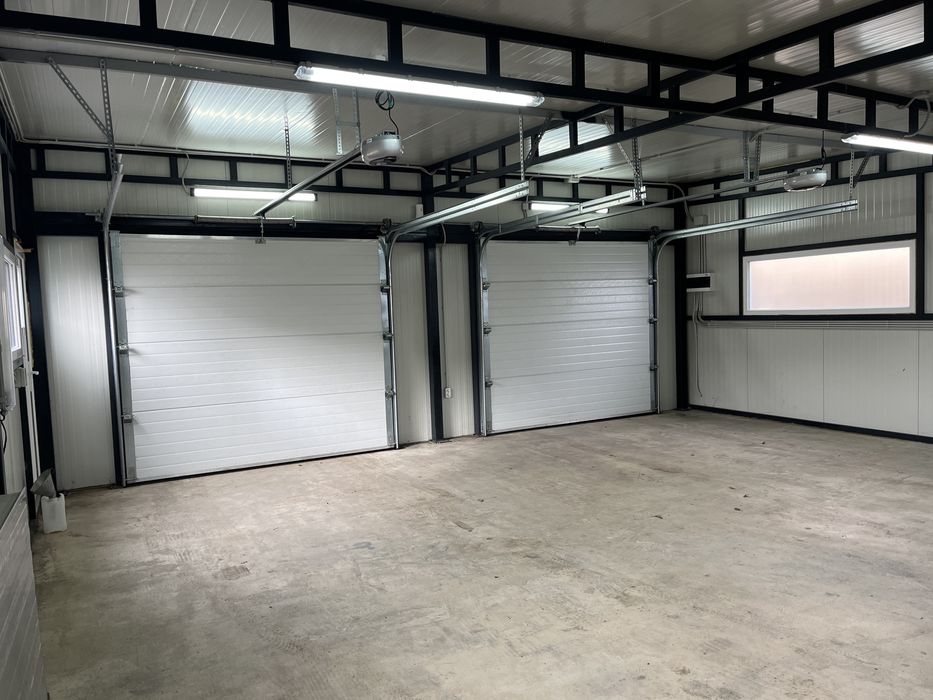 Vand spatiu comercial cu 3arii de teren