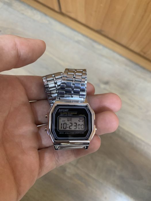 Часы отличные за 500тг отдам