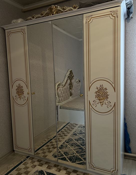 Спальный гарнитур