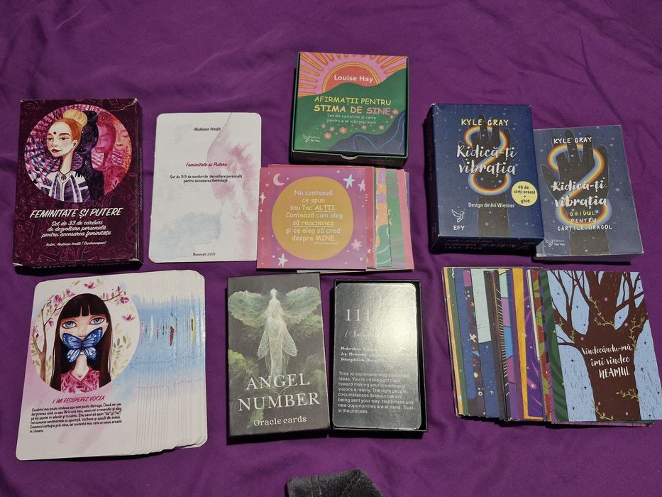 Cărti oracol și tarot