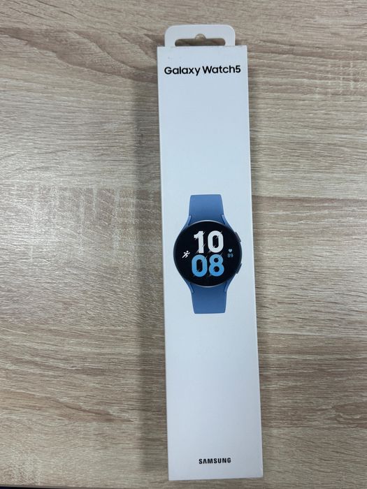 Срочно продается новый Samsung galaxy Watch5 44мм