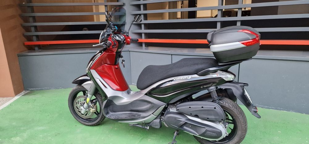 Vând Piaggio  Beverly 350