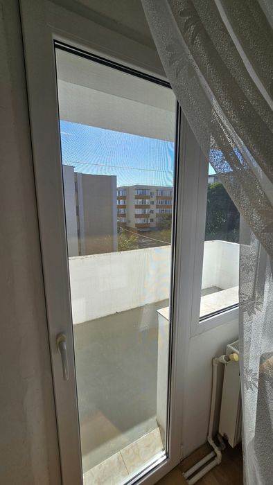 Închiriez apartament cu o camera zona confectii