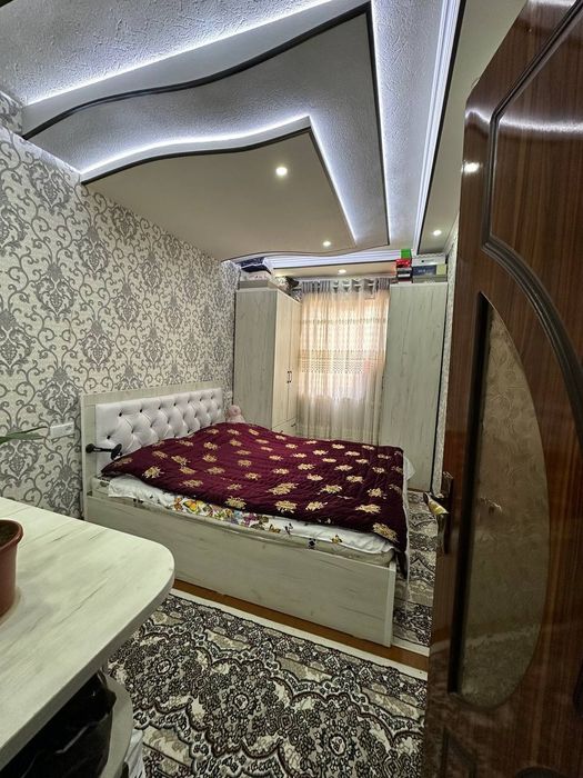 Qarshi , Avrora Mevazor mahallasida yo'l yoqasidan 300 metr evro remon