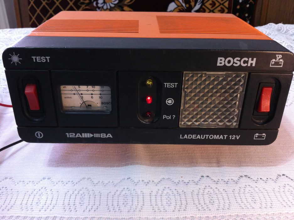 Redresor Bosch 12V maxim 10Amp (incarcator baterie acum. Anl statie