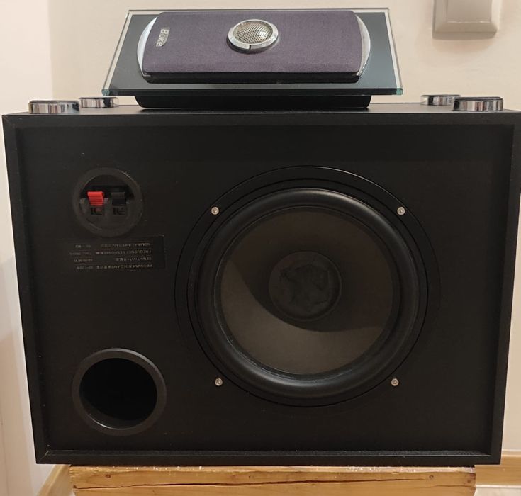 Продаю Dvd плеер с усилителями звука