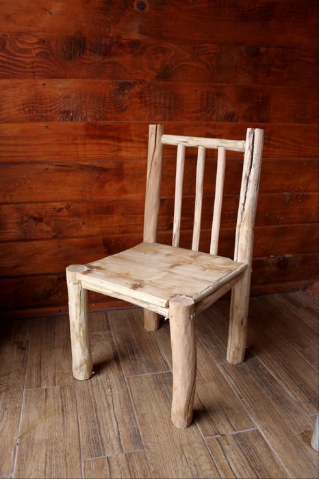 Scaune si mobilier din lemn masiv de vanzare