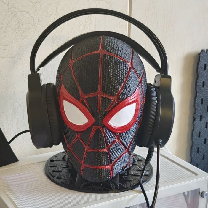 Фигурка-подставка Человек-паук (Miles Morales), 23 см, коллекционная