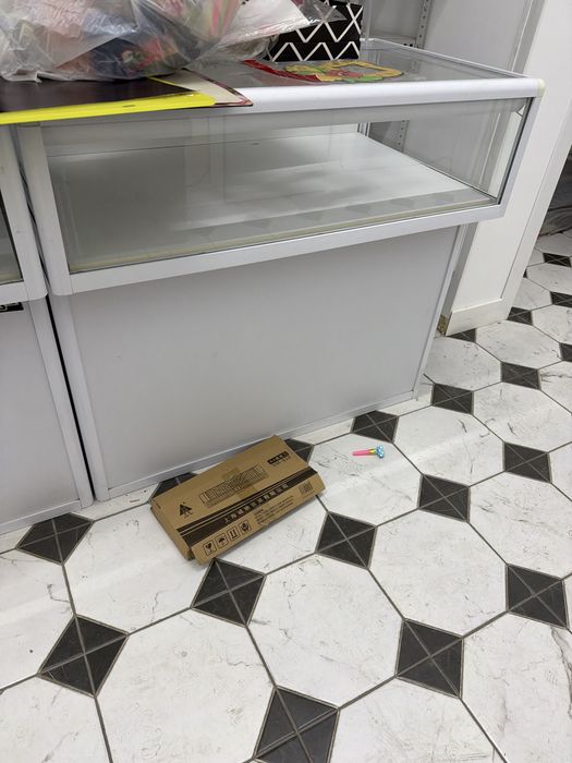 Витрина с подсветкой