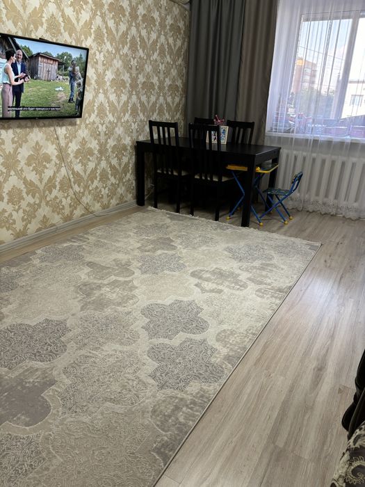 Продам 3 комн. квартиру в центре