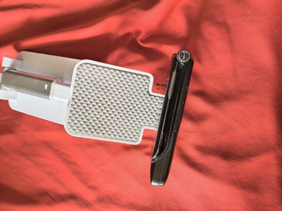 Motorola razr V3+charger original ( decodat, limba romana)