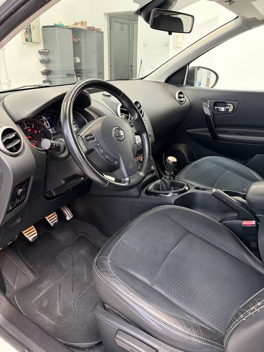 Nissan Qashqai 2013-09 | 1.6D-130CP | Navi | Pano | Camere | 249.000Km
