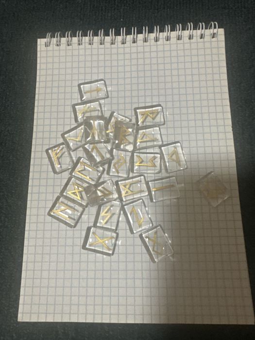 Продам руны для гадания