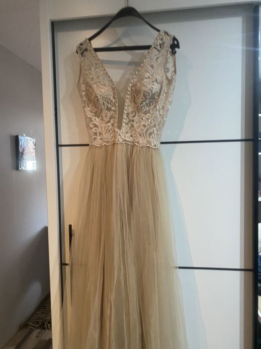 Рокля за повод за бал