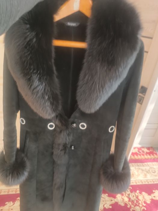 Пальто б/у  продаю срочно