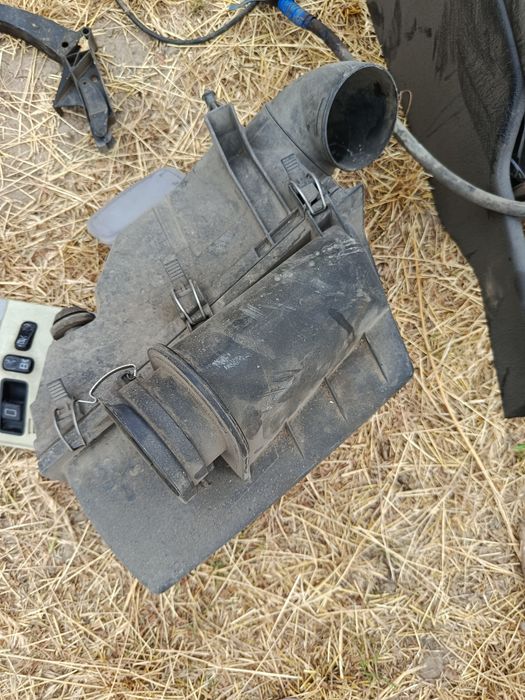 Запчасти на Мерседес 210