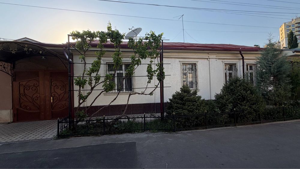 Продаётся дом 4.3 сотки под строительство Мирзо Улугбекский р. Дархон