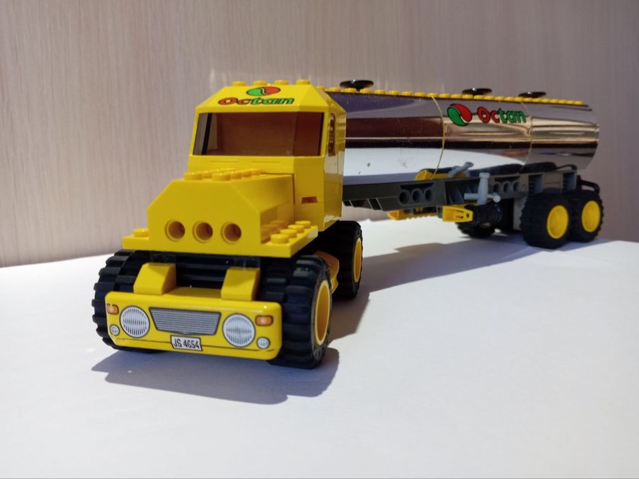 LEGO 4654 Бензовоз Octan