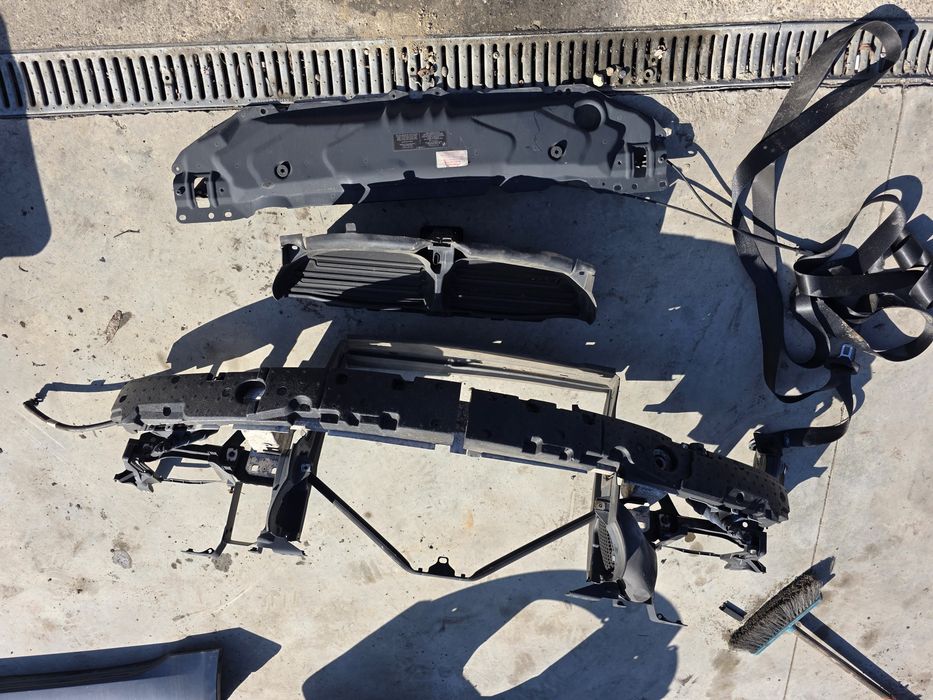 Trager BMW E60 Facelift Radiatoare Armatura BMW
