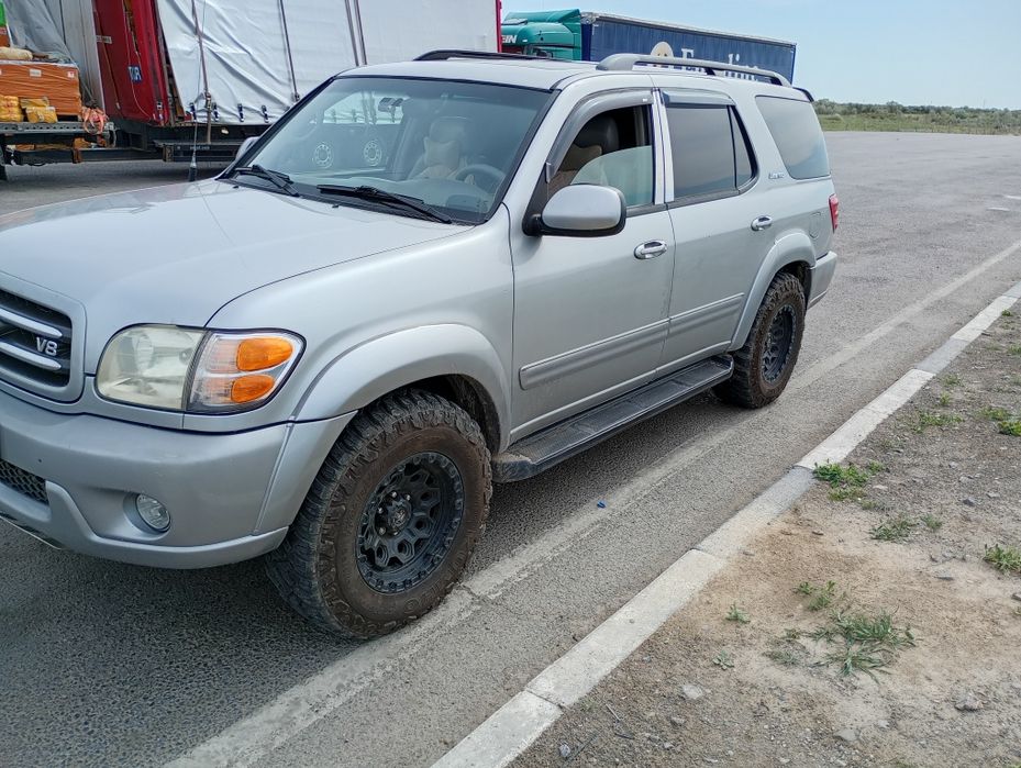 Продам Toyota Sequoia