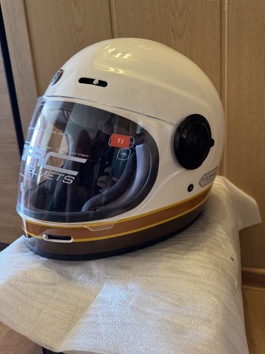 Продам новый шлем TORC t1