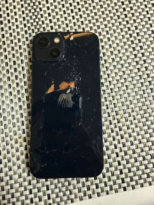 Айфон 13 128 гб.