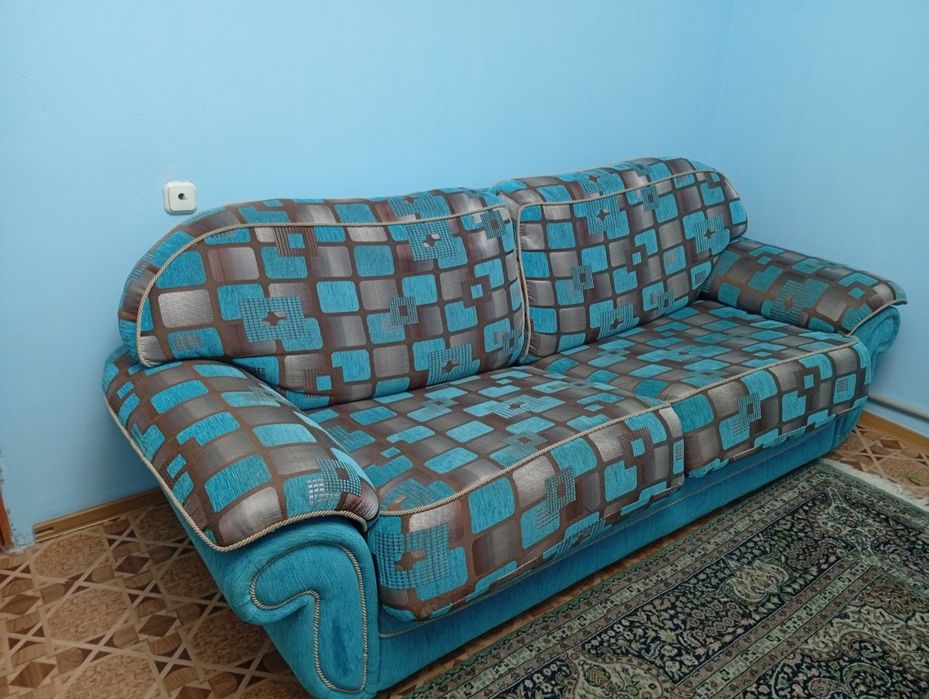 Продам диван срочно