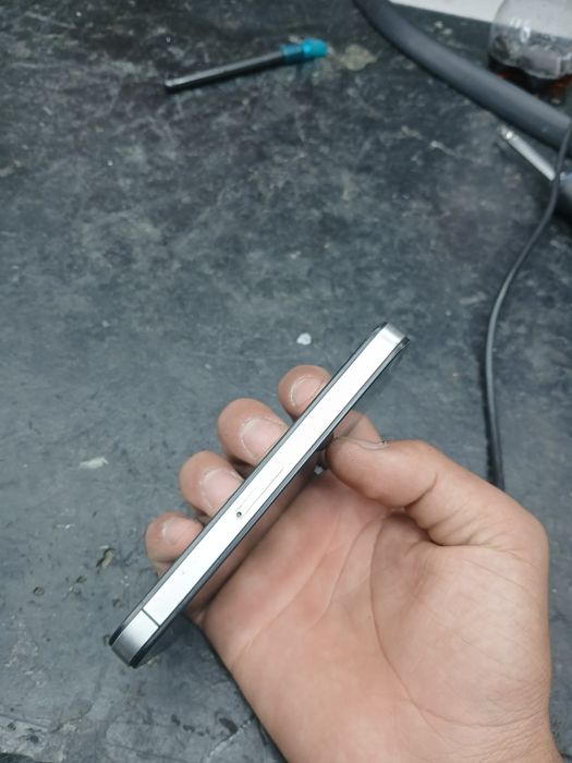 Продам айфон 4s  л