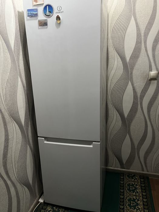 холодилник хороши марка индесит