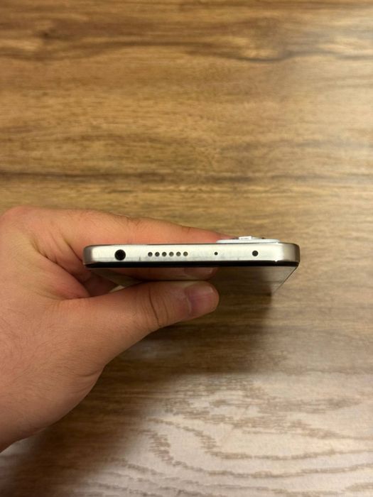 Продается телефон Xiaomi Redmi Note 12 pro. Срочно!