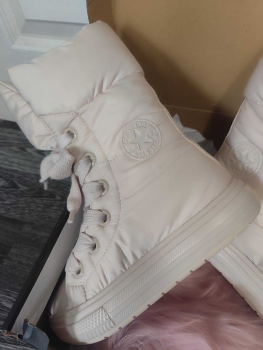 Ватирани боти Converse