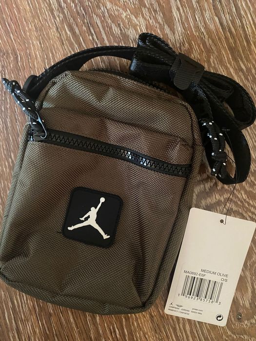 Оригинална чантичка Найк Джордън