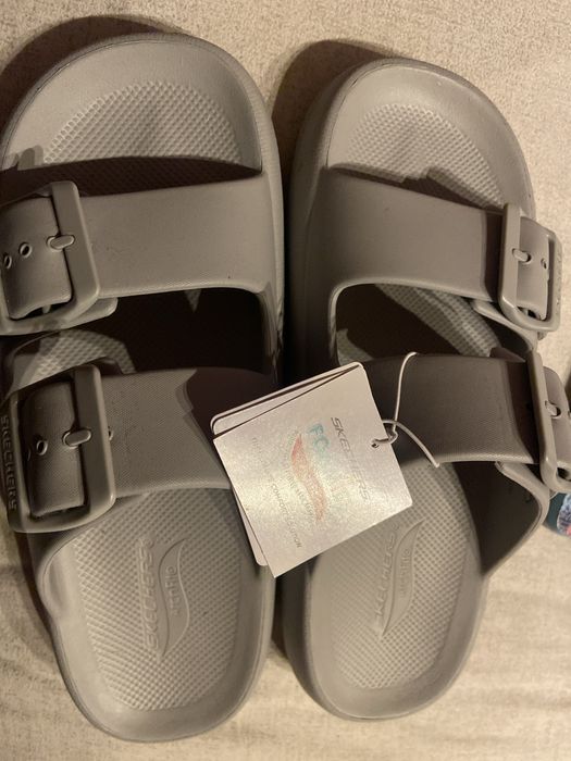 Slapi Skechers 42