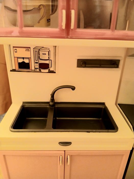 Кухонный уголок для кукол